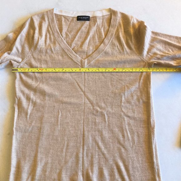Like new! Club Monaco tan / camel beige v neck Italian Yarn merino wool sweater - Picture 5 of 6